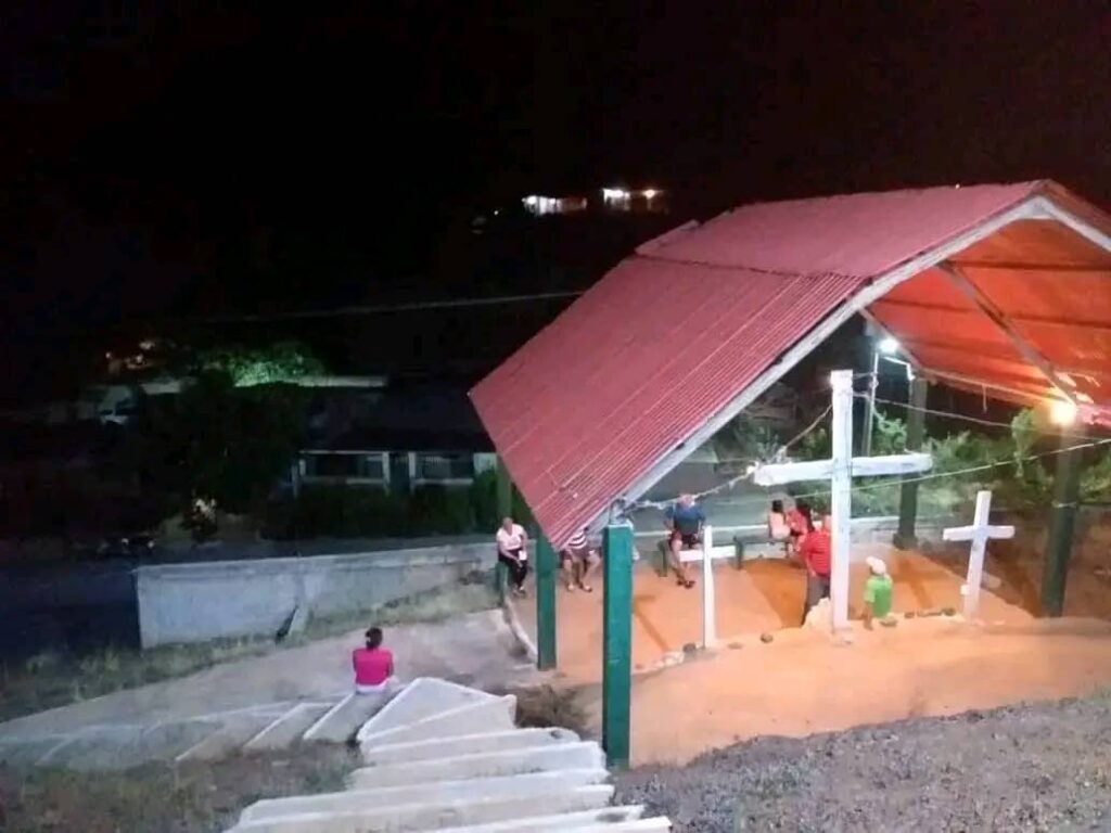 50419700 61e5 4437 846b 61aa1d012df5