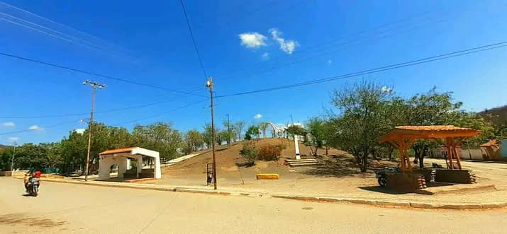 e5ce05c9 3ec0 4a94 8a00 31c0a3e7fa43